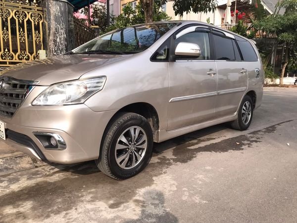 Toyota Innova 2015 - Bán Toyota Innova 2.0E MT năm 2015