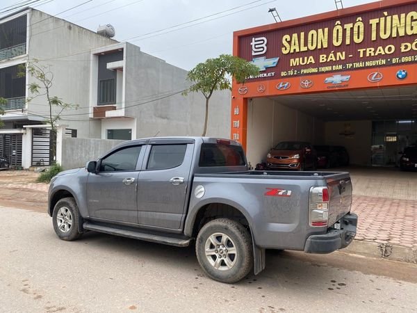 Chevrolet Colorado LT 2.5 L 4x2 MT 2017 - Cần bán Chevrolet Colorado LT 2.5 L 4x2 MT sản xuất năm 2017, màu xám  