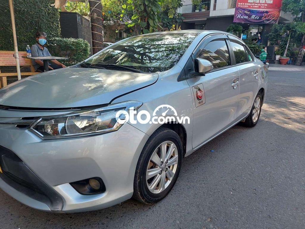 Toyota Vios E 2016 - Cần bán gấp Toyota Vios E năm sản xuất 2016, màu bạc giá cạnh tranh