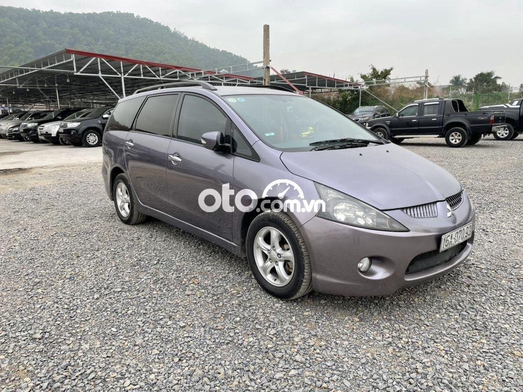 Mitsubishi Grandis 2.4AT 2005 - Cần bán xe Mitsubishi Grandis 2.4AT năm sản xuất 2005 xe gia đình