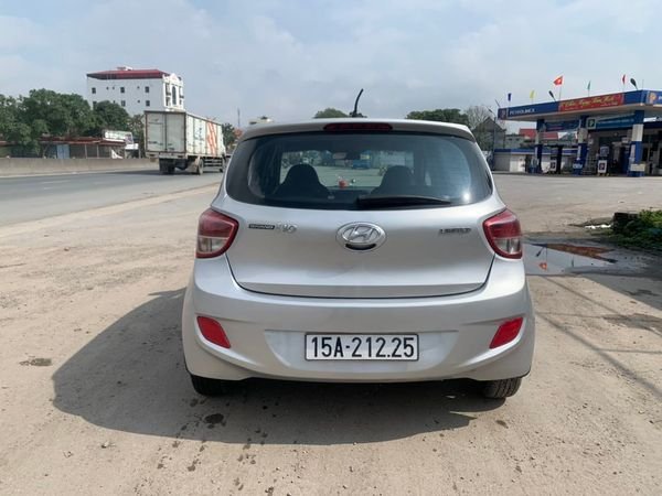 Hyundai Grand i10 1.0MT 2015 - Bán Hyundai Grand i10 1.0MT sản xuất 2015, màu bạc