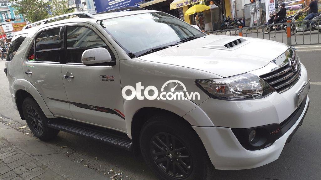 Toyota Fortuner  G Sportivo TRD  2016 - Bán Toyota Fortuner G Sportivo TRD sản xuất năm 2016, màu trắng giá cạnh tranh