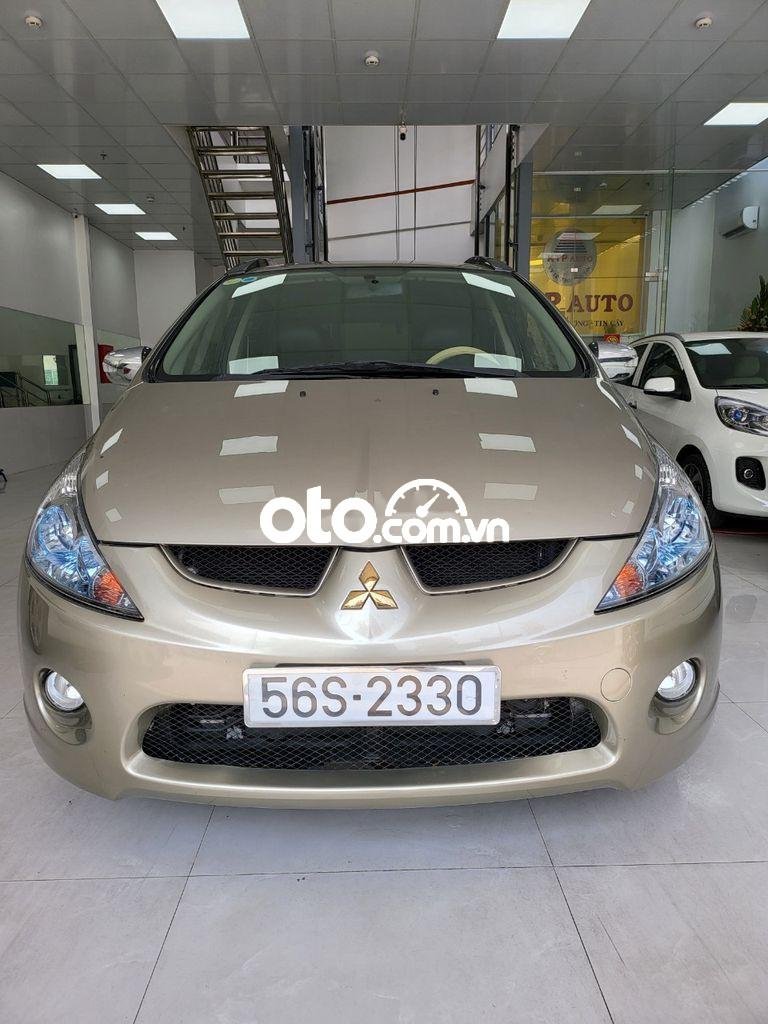 Mitsubishi Grandis 2.4AT 2010 - Bán ô tô Mitsubishi Grandis 2.4AT năm sản xuất 2010 số tự động