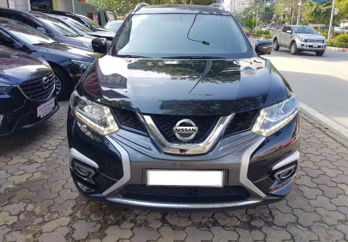 Nissan X trail   2.5   2018 - Bán Nissan X trail 2.5 năm 2018, màu đen, giá 830tr