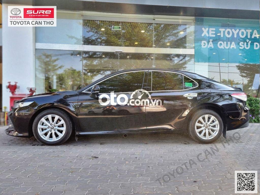 Toyota Camry 2.0G  2019 - Cần bán gấp Toyota Camry 2.0G sản xuất 2019, màu đen, xe nhập