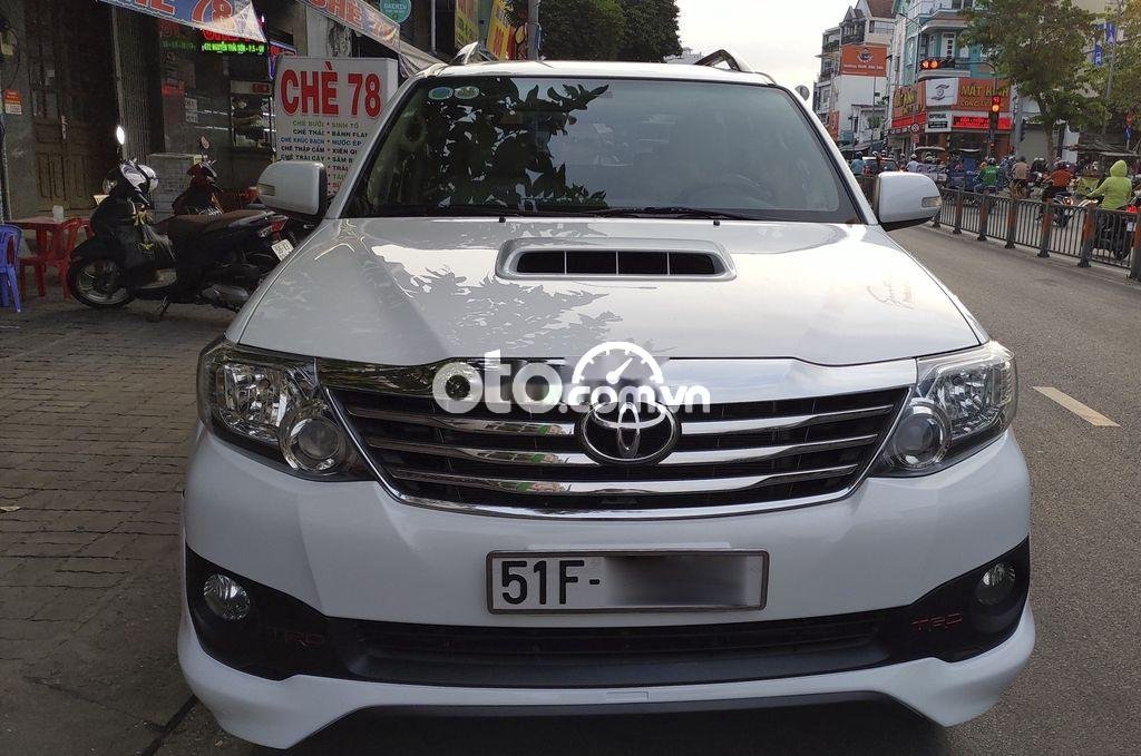 Toyota Fortuner  G Sportivo TRD  2016 - Bán Toyota Fortuner G Sportivo TRD sản xuất năm 2016, màu trắng giá cạnh tranh