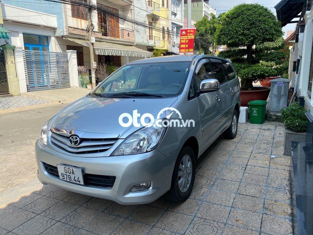 Toyota Innova G 2009 - Cần bán lại xe Toyota Innova G sản xuất năm 2009, màu bạc xe gia đình