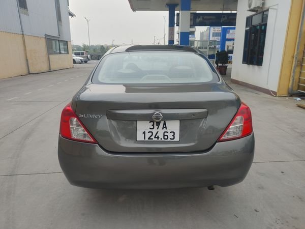 Nissan Sunny 2013 - Cần bán Nissan Sunny sản xuất 2013, màu xám, 212 triệu