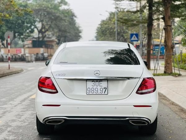 Mercedes-Benz E250 2017 - Cần bán xe Mercedes-Benz E250 sản xuất năm 2017, màu trắng