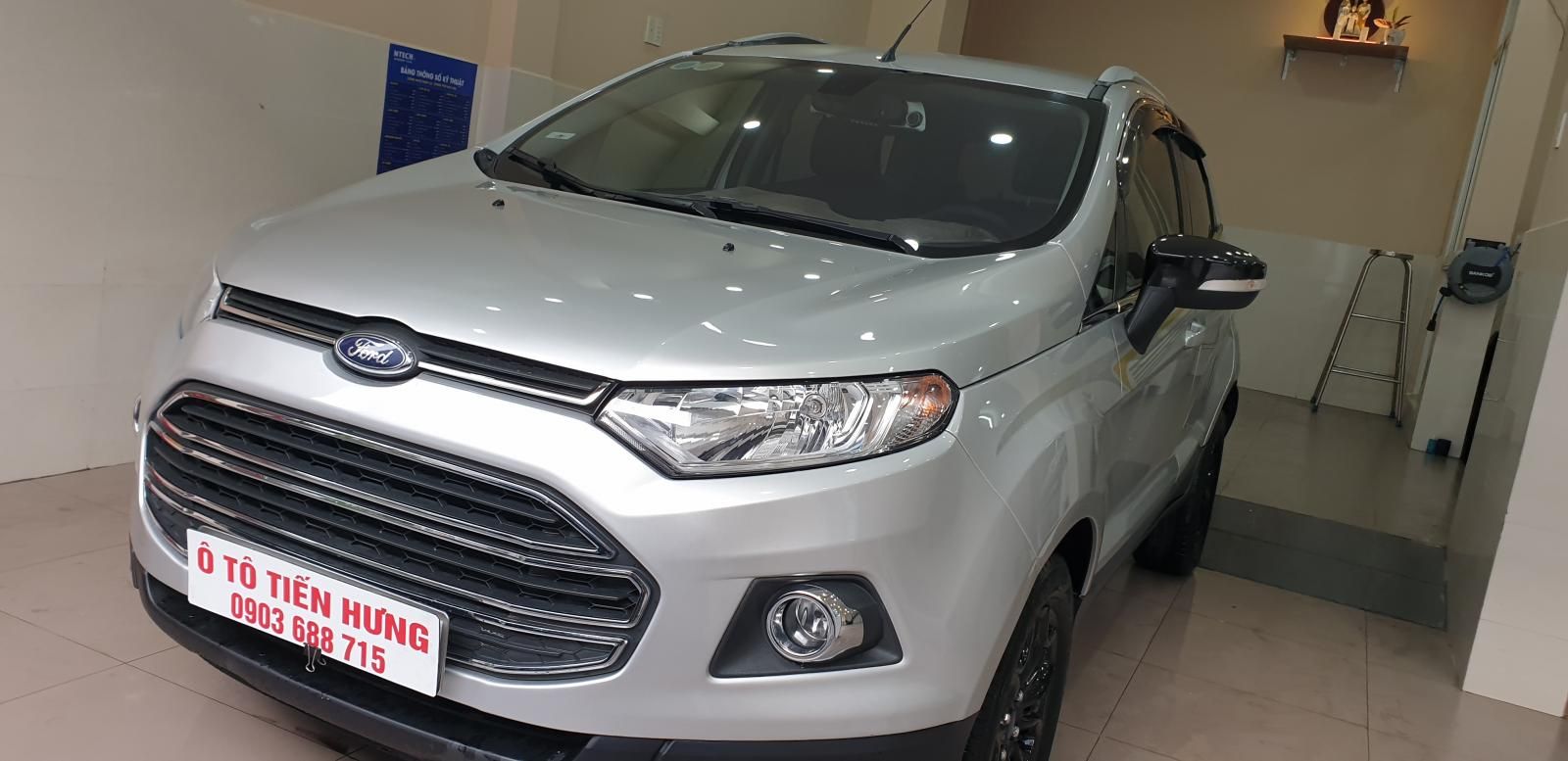 Ford EcoSport 1.5 Titanium 2017 - Bán Ford Ecosport Titanium máy 1.5 số tự động đời T12/2017 màu bạc tuyệt đẹp mới 90% 1 chủ