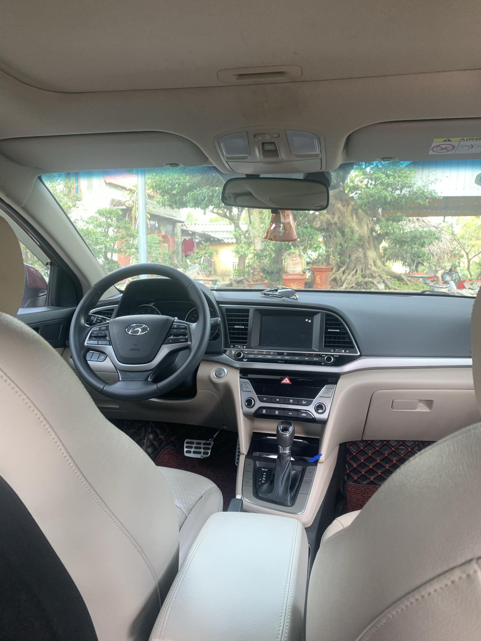Hyundai Elantra 2018 - Bán xe Hyundai Elantra AT đăng ký lần đầu 2018 nhập khẩu giá chỉ 540tr