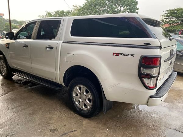 Ford Ranger XLS 4x2MT 2016 - Bán xe Ford Ranger XLS 4x2MT năm 2016, màu trắng số sàn