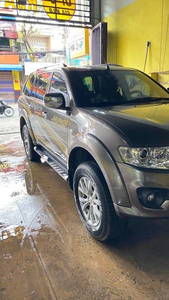 Mitsubishi Pajero 2017 - Bán xe Mitsubishi Pajero sản xuất 2017, màu xám