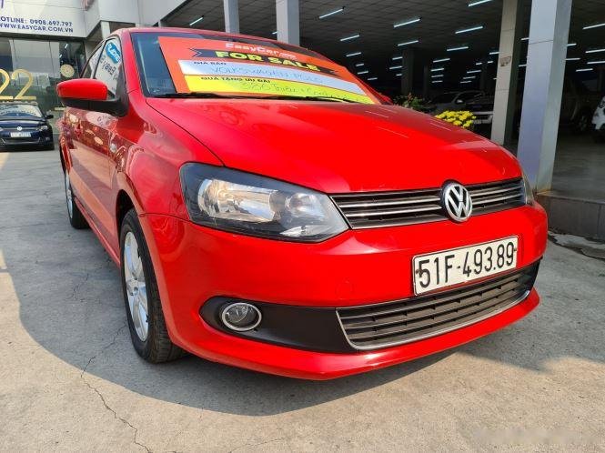 Volkswagen Polo   2015 - Cần bán xe Volkswagen Polo sản xuất năm 2015, màu đỏ  