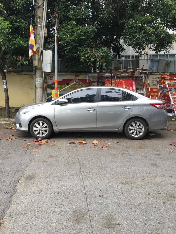 Toyota Vios  E  2015 - Bán Toyota Vios E năm sản xuất 2015, màu bạc chính chủ