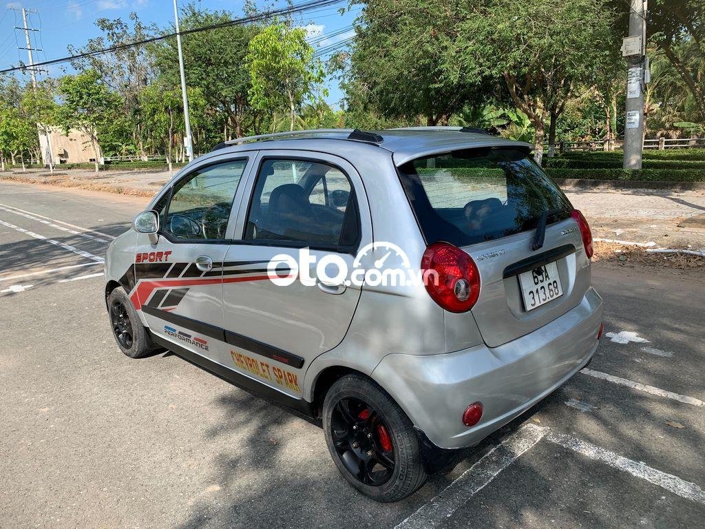 Chevrolet Spark LS 2009 - Cần bán gấp Chevrolet Spark LS đời 2009, màu bạc chính chủ, giá 113tr