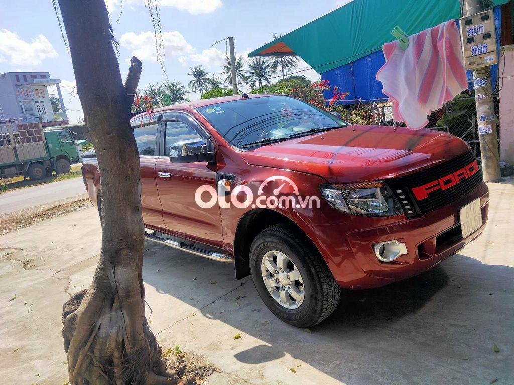 Ford Ranger 4x4 MT 2015 - Xe Ford Ranger 4x4 MT sản xuất 2015, màu đỏ, giá tốt