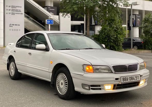 Nissan Cefiro 3.0 1996 - Cần bán gấp Nissan Cefiro 3.0 sản xuất năm 1996, màu trắng, xe nhập giá cạnh tranh