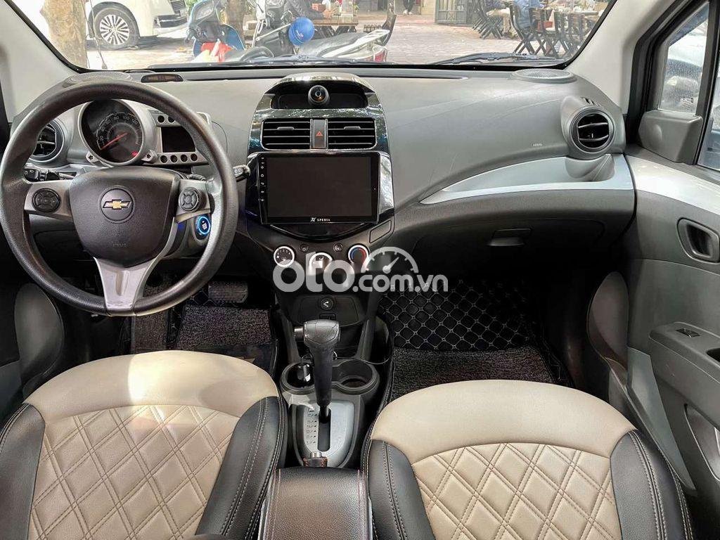 Chevrolet Spark LT 2013 - Bán ô tô Chevrolet Spark LT năm 2013, màu trắng, xe nhập, 205tr