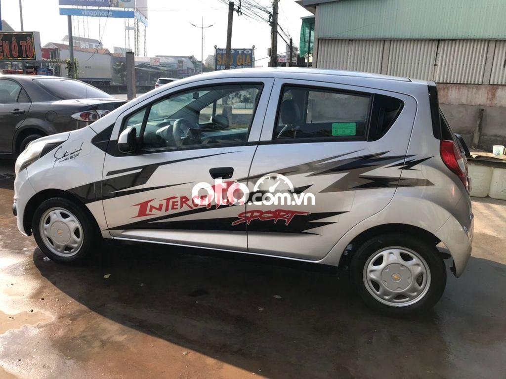 Chevrolet Spark LT 2015 - Bán ô tô Chevrolet Spark LT sản xuất năm 2015, màu bạc