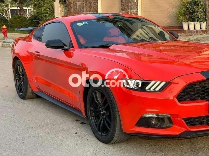 Ford Mustang 2016 - Bán Ford Mustang EcoBoost sản xuất năm 2016, màu đỏ, nhập khẩu nguyên chiếc