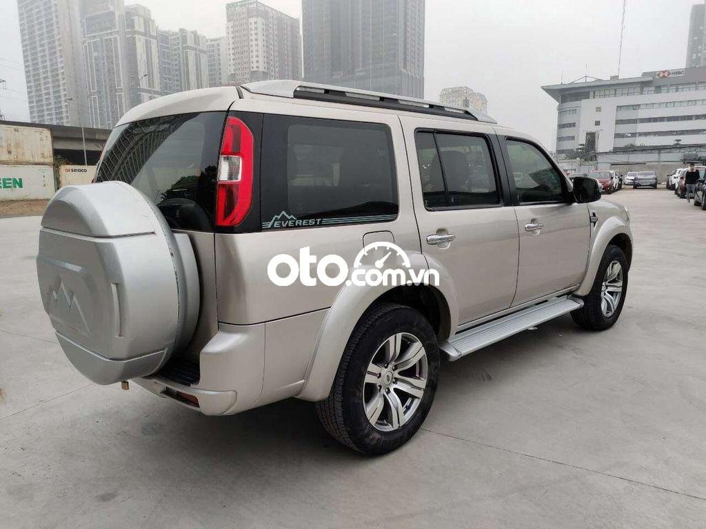 Ford Everest Limited 2013 - Cần bán lại xe Ford Everest Limited năm sản xuất 2013 số tự động 