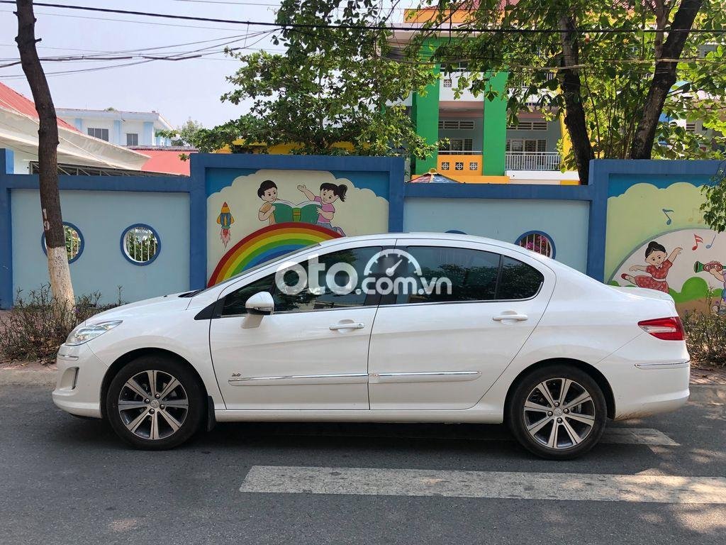 Peugeot 408 2016 - Bán Peugeot 408 Premium năm sản xuất 2016, màu trắng 