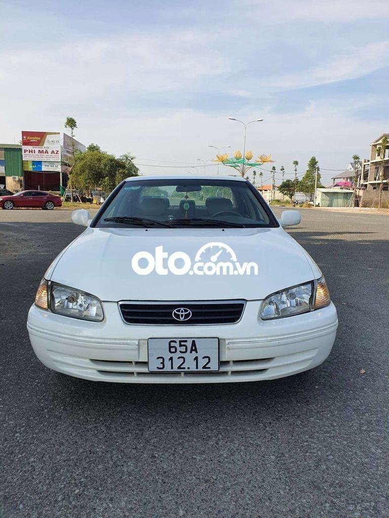 Toyota Camry   GLi  2001 - Cần bán xe Toyota Camry GLi sản xuất năm 2001, màu trắng  