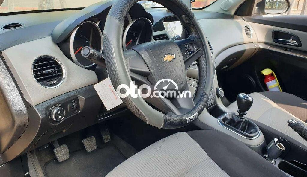 Chevrolet Cruze   LT 2016 - Xe Chevrolet Cruze LT năm 2016, màu vàng, nhập khẩu nguyên chiếc, giá 318tr