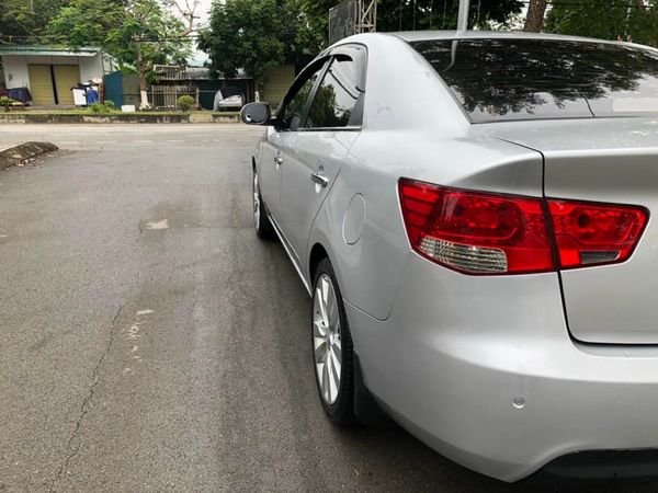 Kia Forte AT 2009 - Bán Kia Forte AT năm 2009, màu bạc số tự động