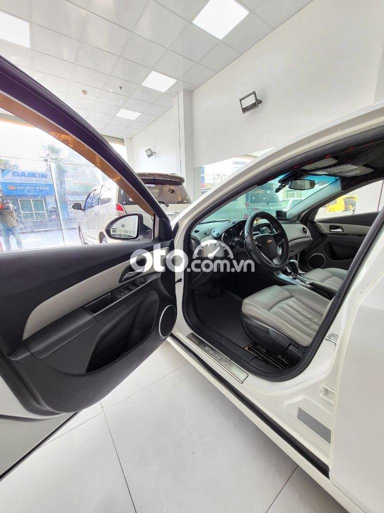 Chevrolet Cruze LTZ 2015 - Bán xe Chevrolet Cruze LTZ năm sản xuất 2015, màu trắng, giá chỉ 338 triệu