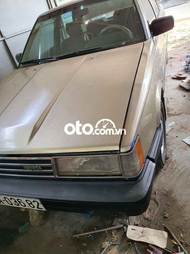 Toyota Camry 1986 - Xe Toyota Camry GLi sản xuất 1986, màu vàng, nhập khẩu 