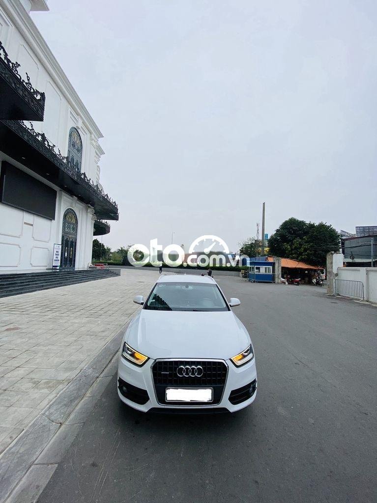 Audi Q3 2.0 TFSI Quattro 2015 - Bán Audi Q3 2.0 TFSI Quattro năm 2015, màu trắng, xe nhập, 788 triệu