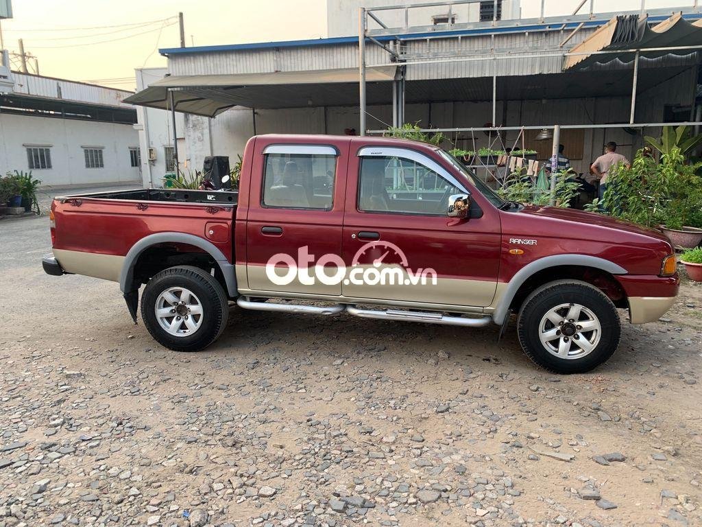 Ford Ranger 4x4 MT 2001 - Cần bán gấp Ford Ranger 4x4 MT năm 2001, màu đỏ chính chủ, giá 125tr