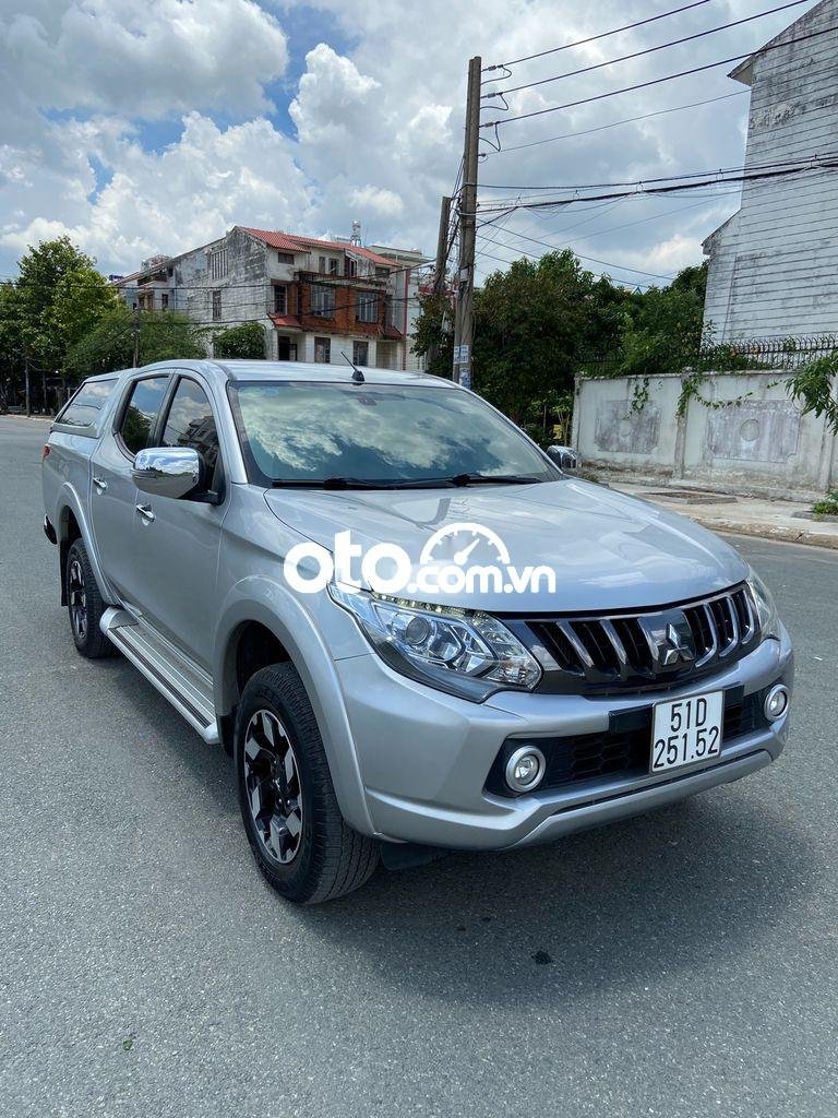 Mitsubishi Triton   GLX 2017 - Bán Mitsubishi Triton GLX sản xuất năm 2017, màu bạc, nhập khẩu