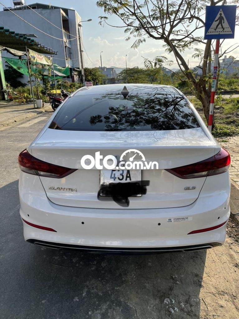 Hyundai Elantra GLS 2.0AT 2018 - Cần bán Hyundai Elantra GLS 2.0AT năm sản xuất 2018, màu trắng