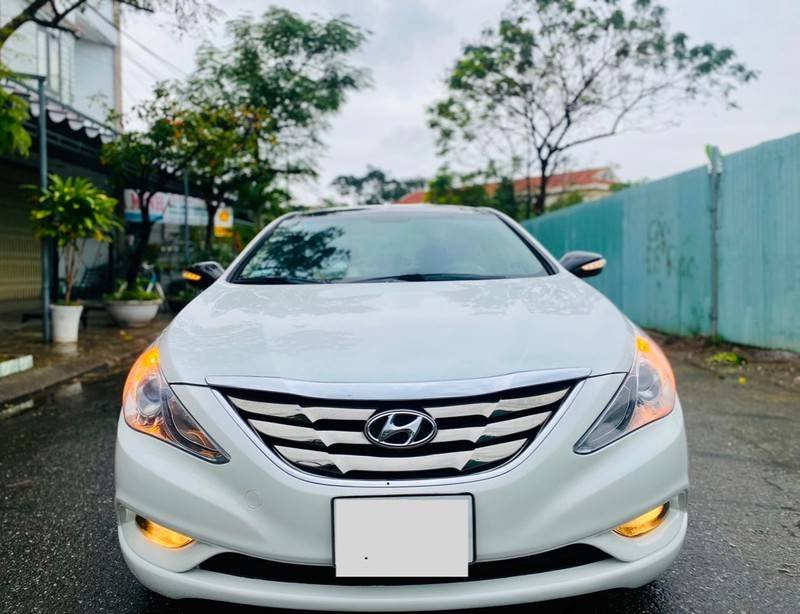 Hyundai Sonata 2011 - Bán Hyundai Sonata 2.0L 6AT năm 2011, màu trắng, 435 triệu