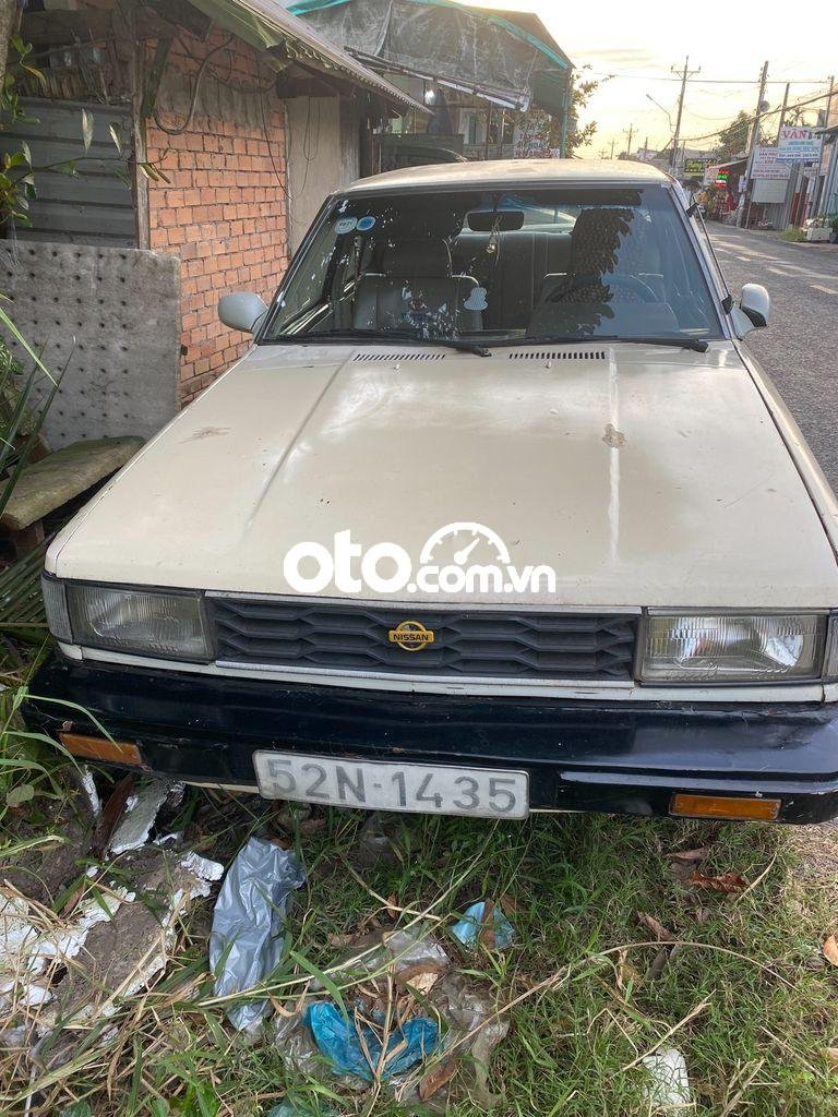 Nissan Bluebird    1980 - Bán Nissan Bluebird sản xuất năm 1980, màu kem (be), xe nhập