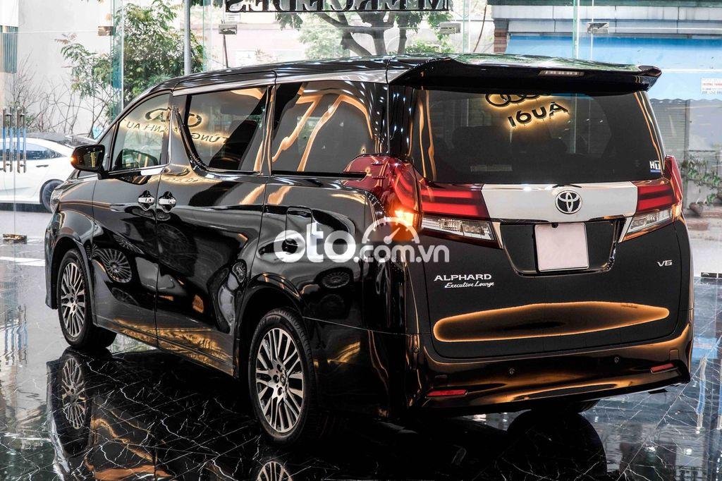 Toyota Alphard    2016 - Bán xe Toyota Alphard sản xuất 2016, màu đen