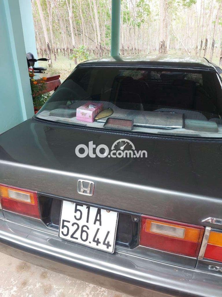 Honda Accord MT 1988 - Cần bán Honda Accord MT sản xuất 1988, màu xám, xe nhập giá cạnh tranh