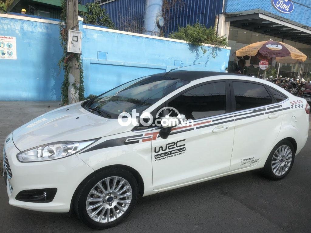 Ford Fiesta   1.6AT 2016 - Bán Ford Fiesta 1.6AT sản xuất năm 2016, màu trắng còn mới, giá chỉ 365 triệu