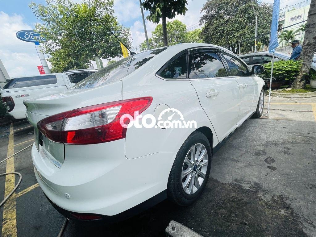 Ford Focus  Titanium 2.0L 2013 - Cần bán Ford Focus Titanium 2.0L sản xuất 2013, màu trắng, giá 435tr