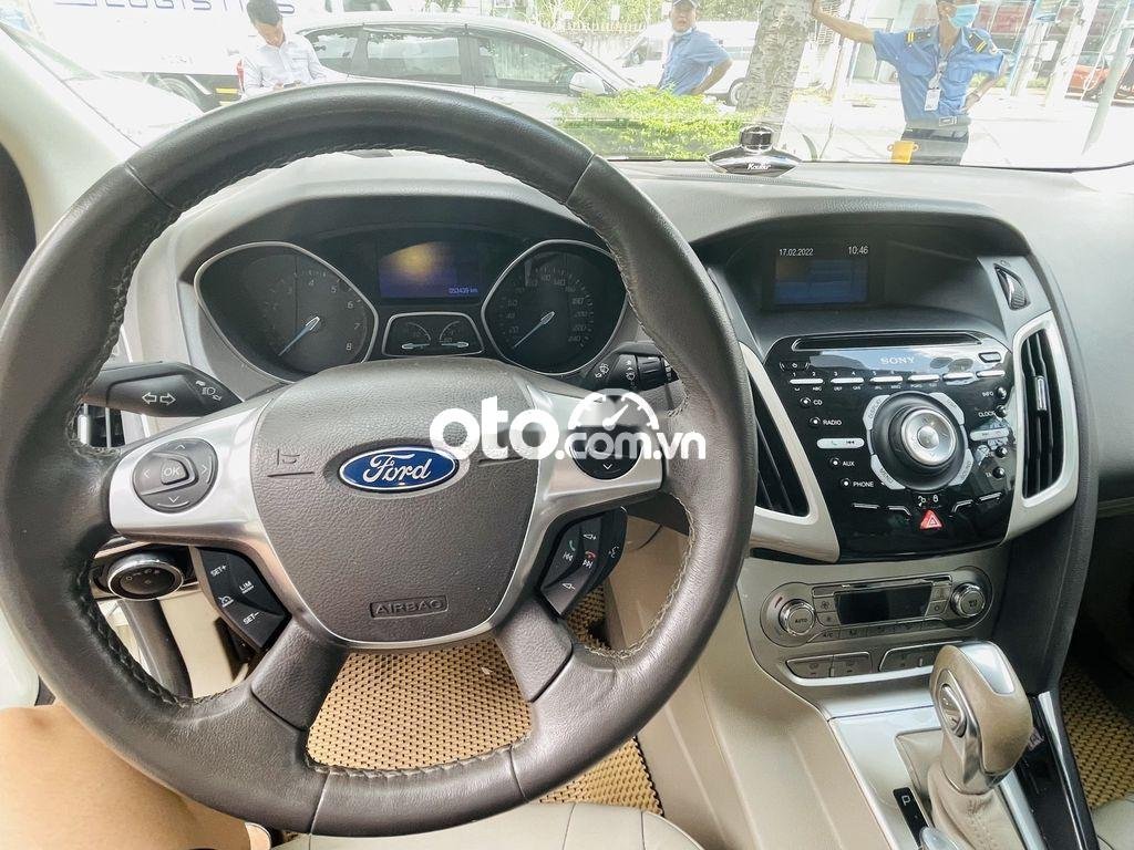 Ford Focus  Titanium 2.0L 2013 - Cần bán Ford Focus Titanium 2.0L sản xuất 2013, màu trắng, giá 435tr