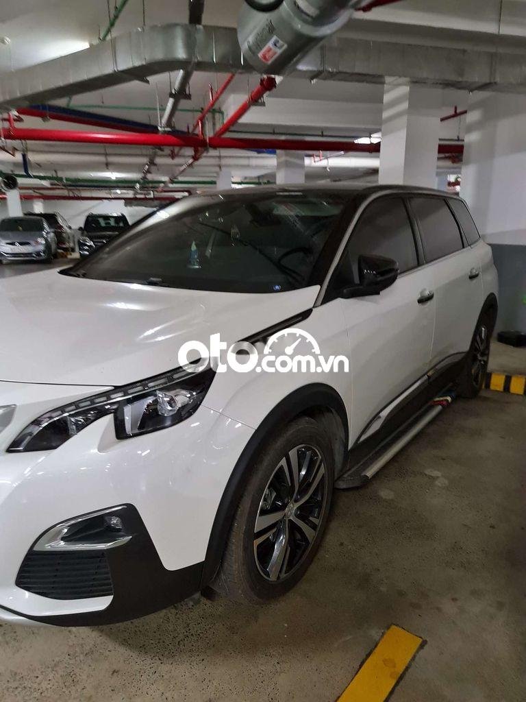 Peugeot 5008  Allure 2020 - Cần bán gấp Peugeot 5008 Allure sản xuất 2020, màu trắng còn mới