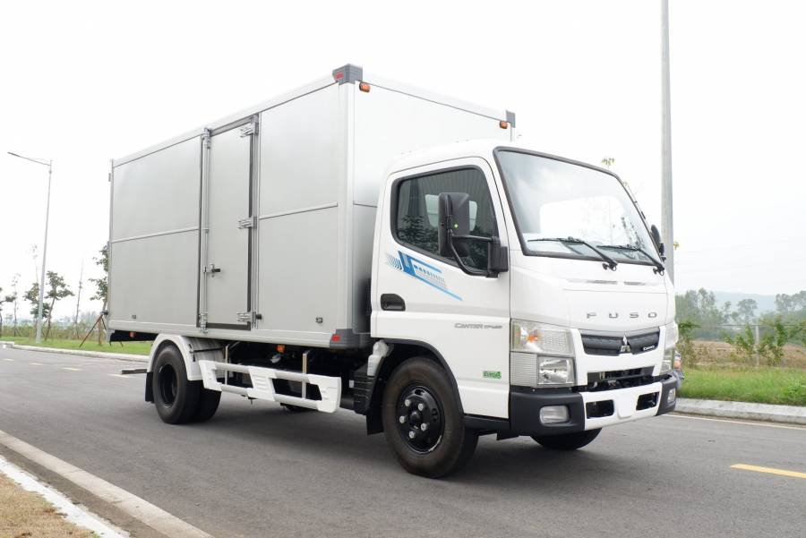 Genesis 2022 - Cần bán xe Fuso Canter sản xuất 2022, màu trắng, 618tr