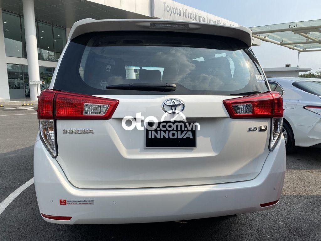 Toyota Innova  2.0E 2021 - Cần bán xe Toyota Innova 2.0E năm 2021, màu trắng