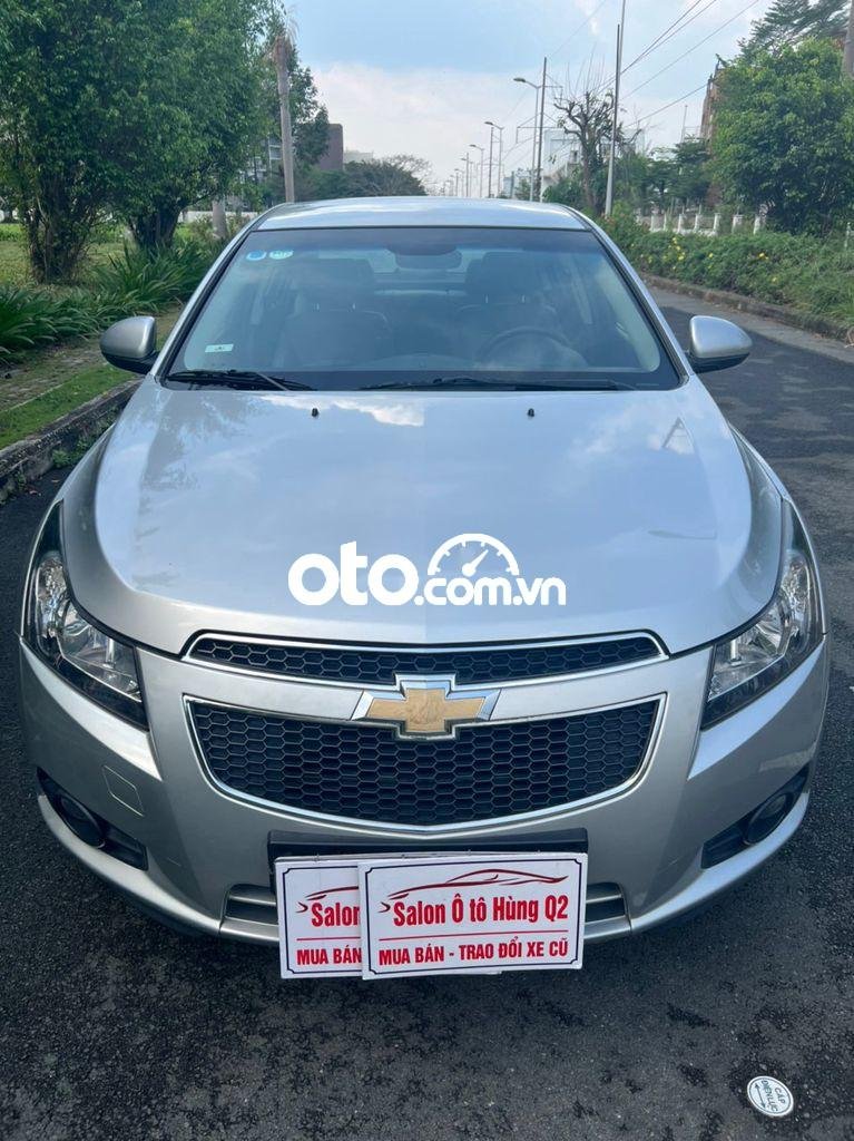 Chevrolet Cruze  LTZ   2012 - Cần bán gấp Chevrolet Cruze LTZ sản xuất 2012, màu bạc 