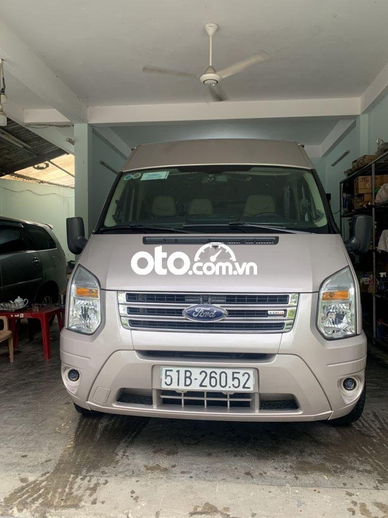 Ford Transit  Luxury 2018 - Cần bán xe Ford Transit Luxury sản xuất năm 2018, màu bạc