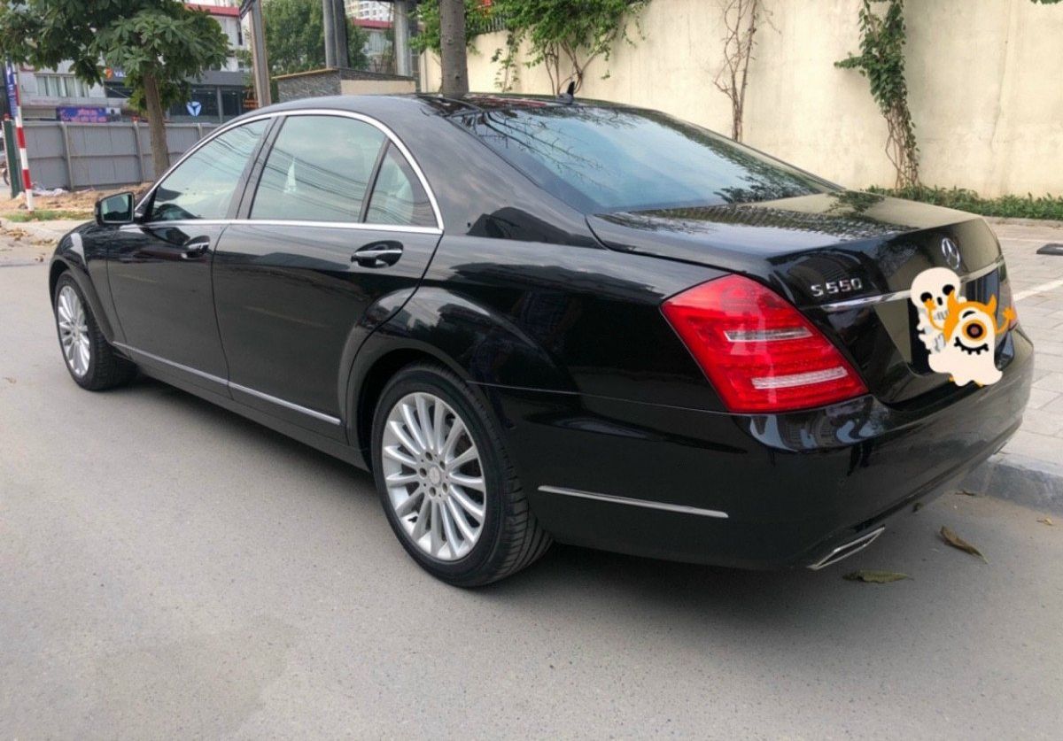 Mercedes-Benz 2011 - Cần bán gấp Mercedes S300 L sản xuất 2011, màu đen