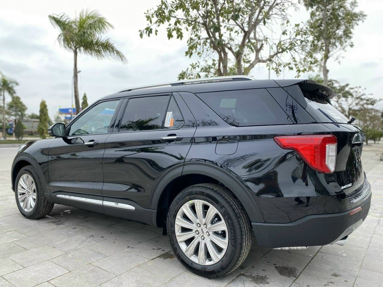 Ford Explorer 2022 - Đủ màu, giá giao ngay LH hotline. Trả góp 80%, thủ tục nhanh